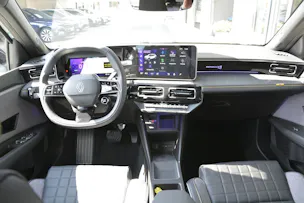 Renault R4 E-Tech Comfort Range iconic