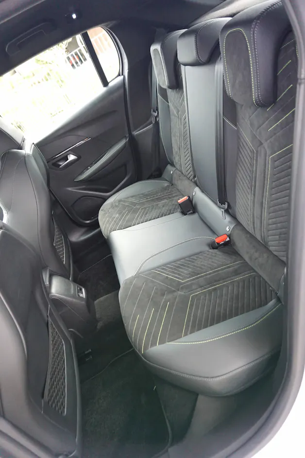 Peugeot 208 1.2 Hybrid 145 GT