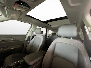 https://vehicle.imgix.net/4398059/c25a7872-fd7f-48fa-8ee4-150cef12f806.jpg
