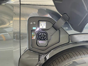 https://vehicle.imgix.net/4398059/faa6653d-2507-4a40-92ad-f236f4437635.jpg