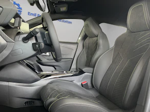 https://vehicle.imgix.net/4398073/d5939010-3c56-49ac-8eea-c771990af48c.jpg