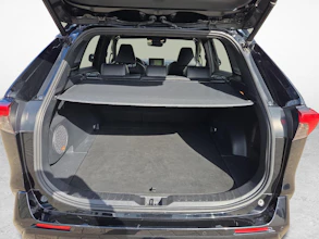 https://vehicle.imgix.net/4398183/1738ec9f-9c8e-4b79-a2fb-ccde03356c73.jpg