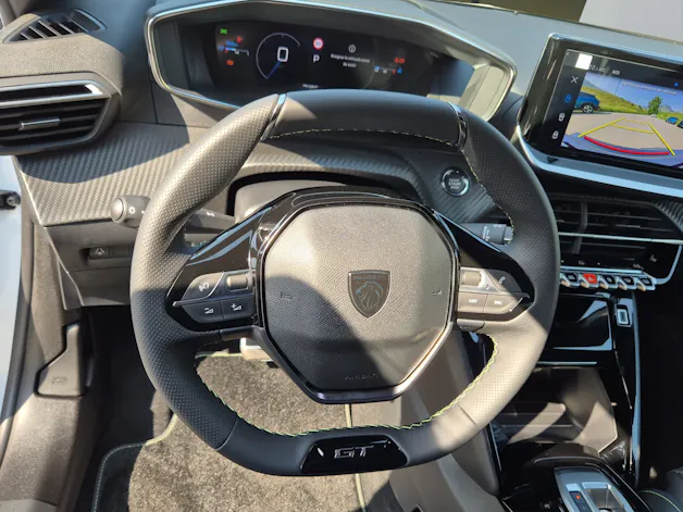 PEUGEOT 208 1.2 Hybrid 145 GT Exclusive