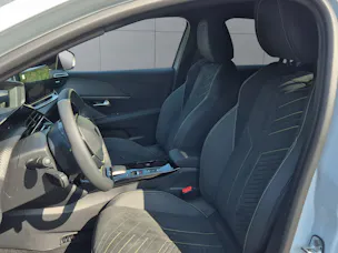PEUGEOT 208 1.2 Hybrid 145 GT Exclusive