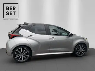 Toyota Yaris 1.5 VVT-i HSD GR Sport