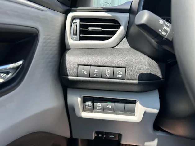 Suzuki Swift 1.2 Sakura Hybrid 4x4