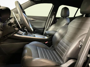 https://vehicle.imgix.net/4398216/8010a1f7-daea-42c6-b16f-cb75ea20e9c4.jpg