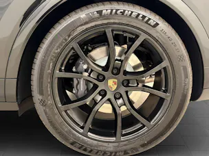 Porsche Cayenne E-Hybrid Black Edition