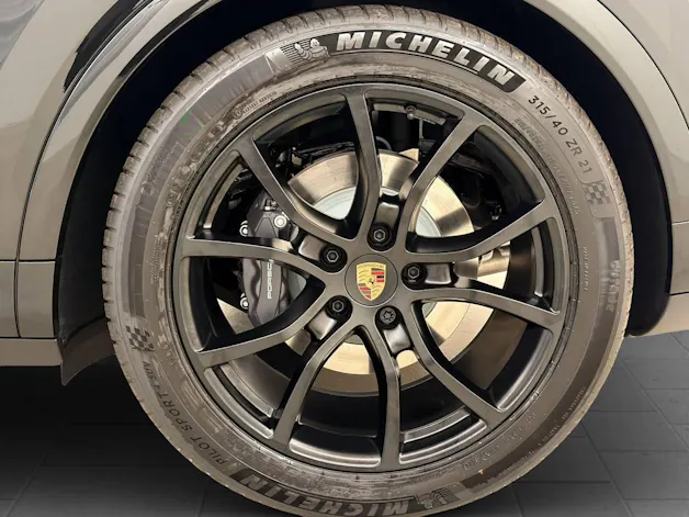 Porsche Cayenne E-Hybrid Black Edition