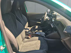 PEUGEOT 208 1.2 Hybrid 145 GT Exclusive