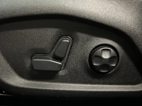 https://vehicle.imgix.net/4398243/28705421-b743-4289-b3af-cabc9fda4cac.jpg
