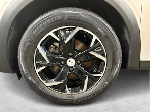 https://vehicle.imgix.net/4398244/c745c6d8-e28e-4d42-9ce4-7436cd80585c.jpg