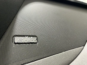 https://vehicle.imgix.net/4398250/3ee60753-ed84-48b0-94b0-709c8b8c30c4.jpg