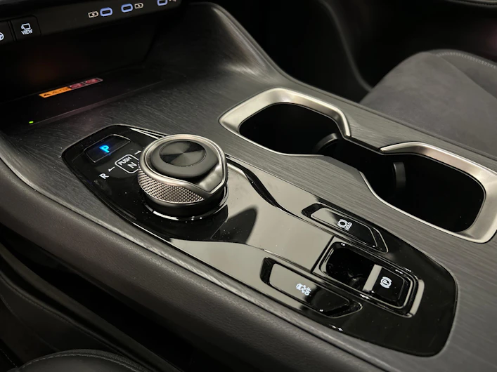immagine del veicolo LEXUS RZ