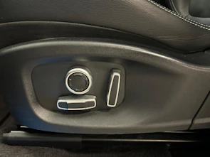Fahrzeugbild JAGUAR E-Pace 1.5 T 300e R-Dynamic SE AWD