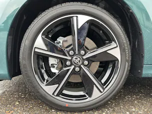Toyota Yaris 1.5 VVT-i HSD Premium