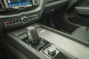 Volvo XC60 2.0 T8 TE Ultimate Dark eAWD