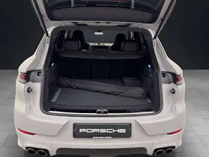 Porsche Cayenne S E-Hybrid Black Edition