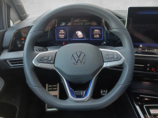 VW Golf VIII 1.5 TSI PHEV GTE DSG*5J Garantie*8-Fach Räder*Pano*AHK*Leder*