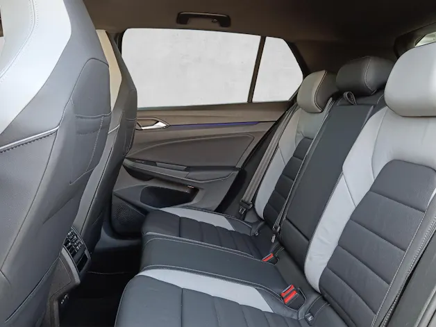 VW Golf VIII 1.5 TSI PHEV GTE DSG*5J Garantie*8-Fach Räder*Pano*AHK*Leder*