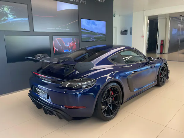 Porsche 718 Cayman GT4 RS PDK