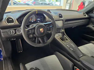Porsche 718 Cayman GT4 RS PDK