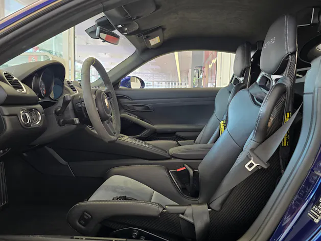 PORSCHE 718 Cayman GT4 RS PDK
