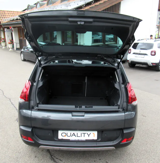 Peugeot 3008 1.2 Pure Tech Féline