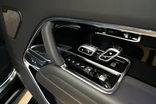 Land Rover Range Rover LWB P460e Si6 PHEV Autobiography Automatic