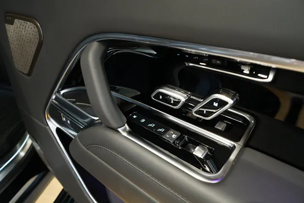 Land Rover Range Rover LWB P460e Si6 PHEV Autobiography Automatic