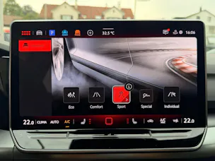 VW Golf GTI 2.0 TSI DSG 325 PS EDITION 50 *** AKRAPOVIC & 5 JAHRE VW WERKSGARANTIE ***