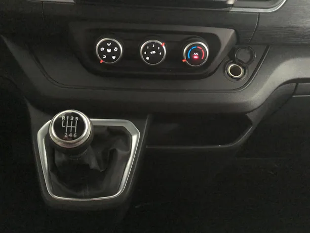 Renault Trafic 2.0 Blue dCi 130 Advance L2H1 EN