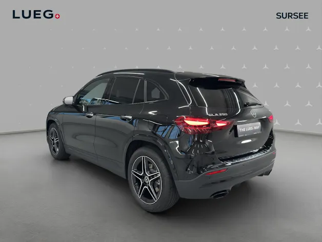 Mercedes-Benz GLA 250 4Matic 8G-DCT Swiss Star