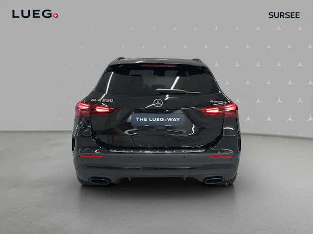 Mercedes-Benz GLA 250 4Matic 8G-DCT Swiss Star