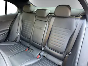 Mercedes-Benz C 300e 4 Matic