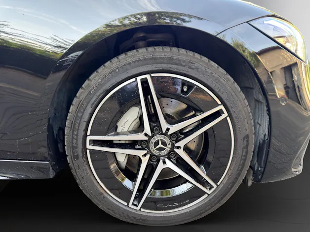 Mercedes-Benz C 300e 4 Matic