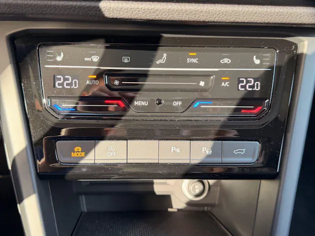VW Touran 1.5 TSI DSG HIGHLINE R-LINE *** PANORAMAGLASDACH & 7-SITZER ***