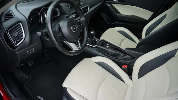 Mazda 3 2.0 16V Revolution
