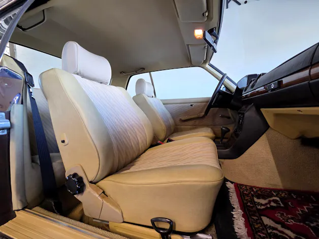 Mercedes-Benz 230 CE