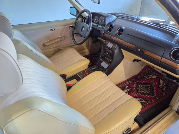 Mercedes-Benz 230 CE