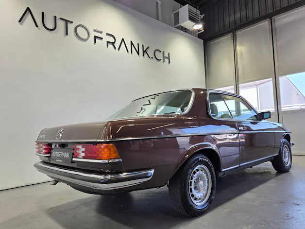 Mercedes-Benz 230 CE