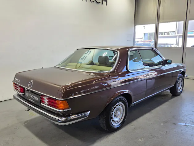 Mercedes-Benz 230 CE