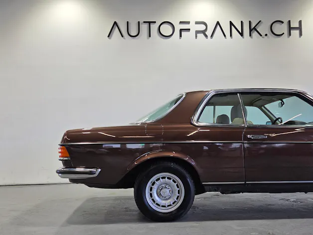 Mercedes-Benz 230 CE