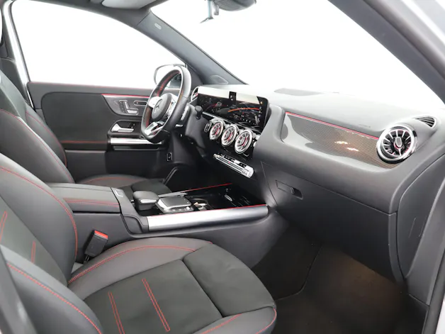 Mercedes-Benz GLA 200 4M AMG Line 8G-D