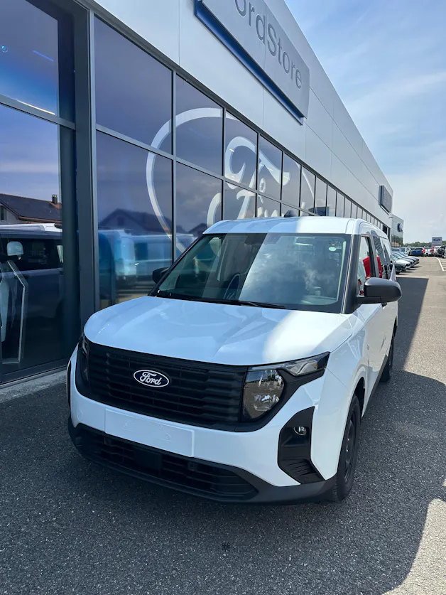 Ford Transit Courier dcab. van 1.0 Trend/125CV/Aut.