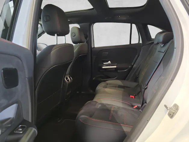Mercedes-Benz EQA 350 66,5 kWh 4Matic Swiss Star