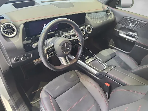 Mercedes-Benz EQA 350 66,5 kWh 4Matic Swiss Star