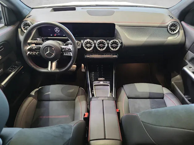 Mercedes-Benz EQA 350 66,5 kWh 4Matic Swiss Star