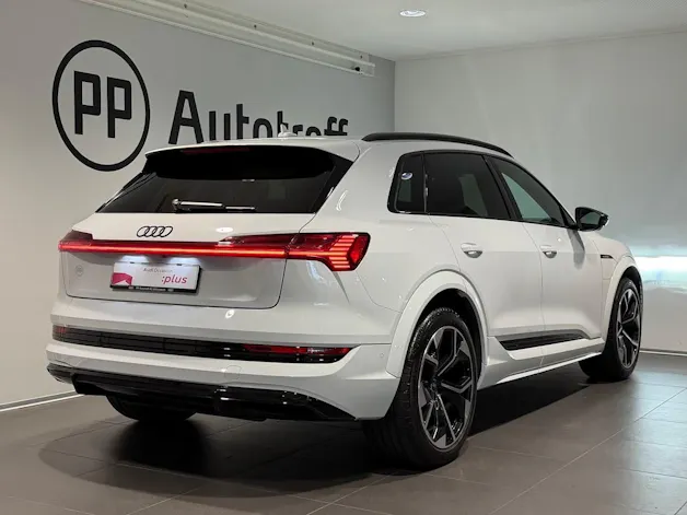 Audi e-tron S quattro