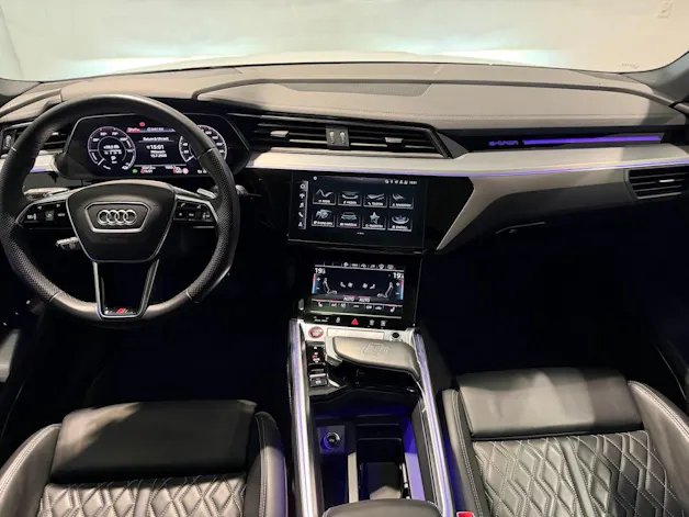 Audi e-tron S quattro